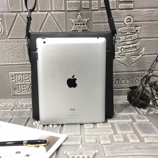 スーパーコピーブランドバッグ側面デザイン